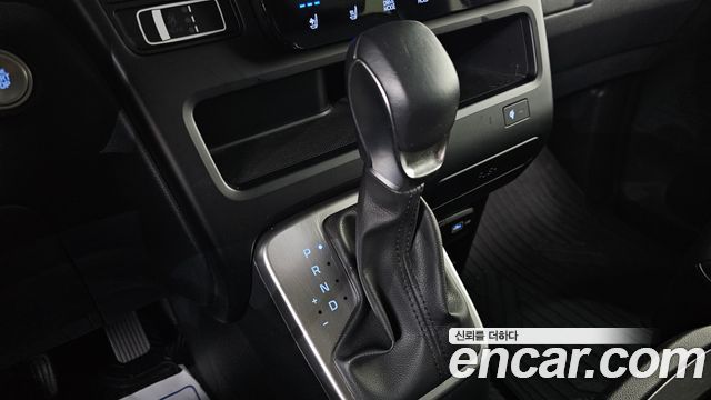 Hyundai Staria Cargo 5-Seater Modern 2023 — фото 9