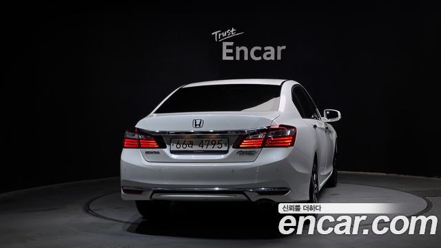 Honda Accord 2.4 9th 2017 — фото 4