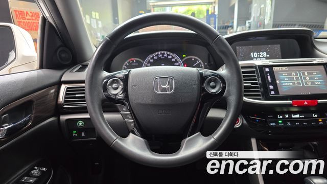 Honda Accord 2.4 9th 2017 — фото 13