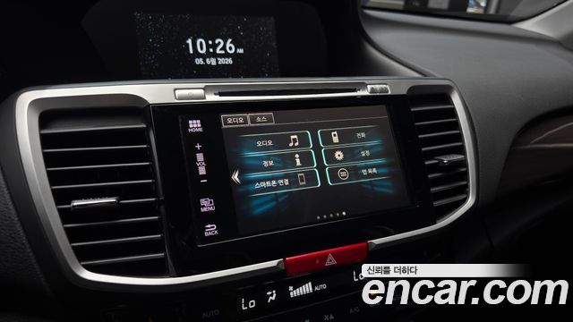 Honda Accord 2.4 9th 2017 — фото 15
