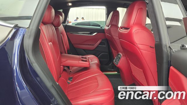 Maserati Levante 3.0 Diesel AWD 2018 — фото 11