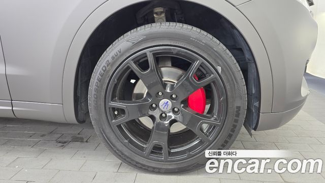 Maserati Levante 3.0 Diesel AWD 2018 — фото 21