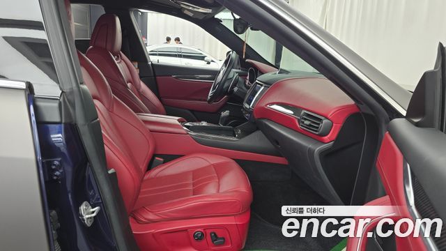 Maserati Levante 3.0 Diesel AWD 2018 — фото 26