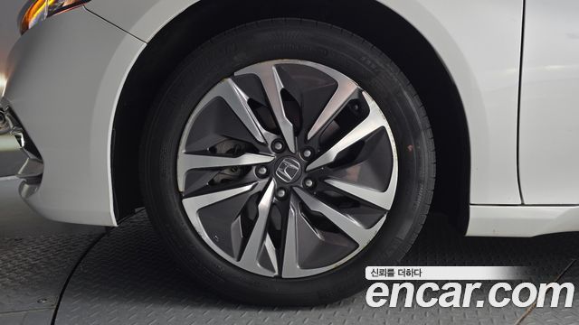 Honda Accord (X) 2.0 Hybrid Touring 2019 — фото 5