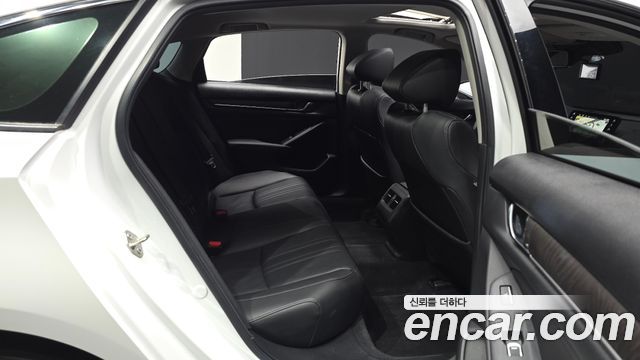 Honda Accord (X) 2.0 Hybrid Touring 2019 — фото 15