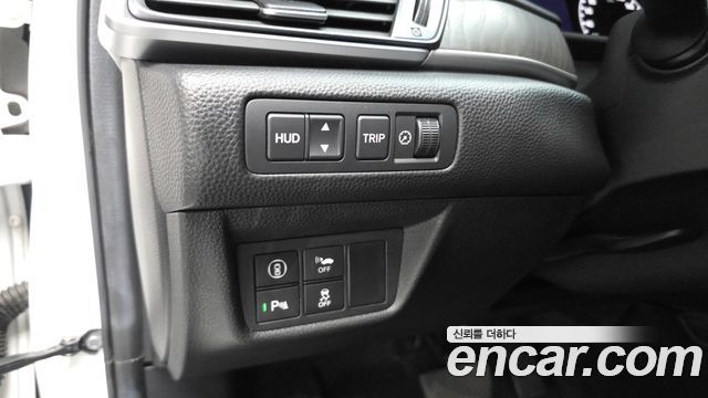 Honda Accord (X) 2.0 Hybrid Touring 2019 — фото 17