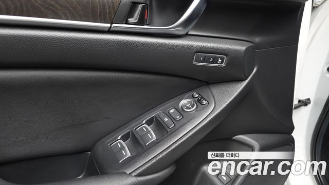 Honda Accord (X) 2.0 Hybrid Touring 2019 — фото 24