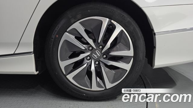 Honda Accord (X) 2.0 Hybrid Touring 2019 — фото 27