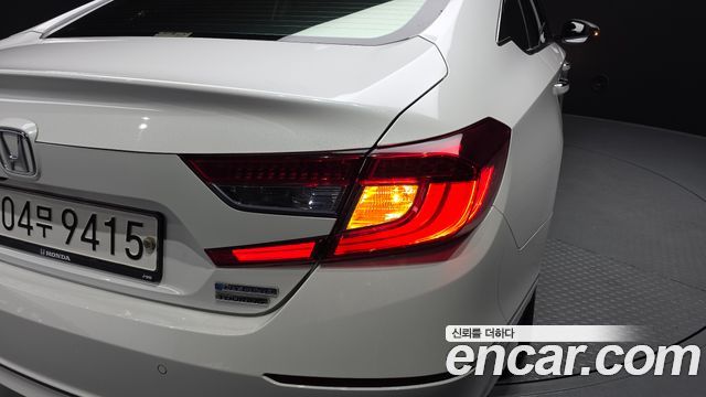 Honda Accord (X) 2.0 Hybrid Touring 2019 — фото 29