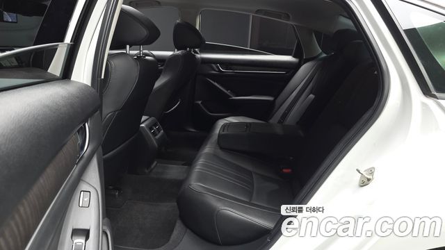 Honda Accord (X) 2.0 Hybrid Touring 2019 — фото 32