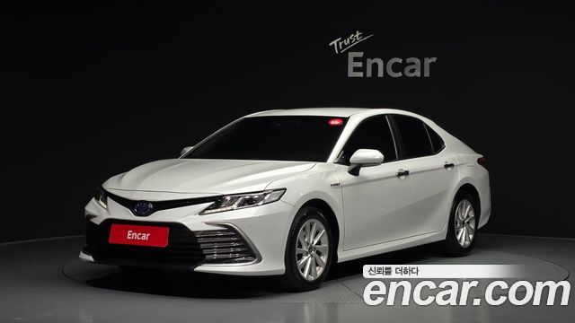 Toyota Camry (XV70) 2.5 LE Hybrid