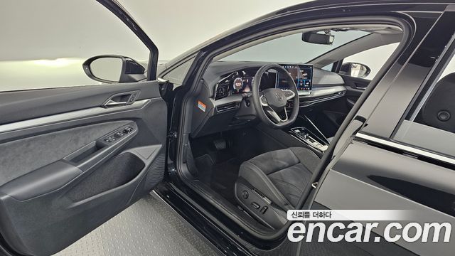 Volkswagen Golf (VIII) 2.0 TDI Prestige 2025 — фото 10