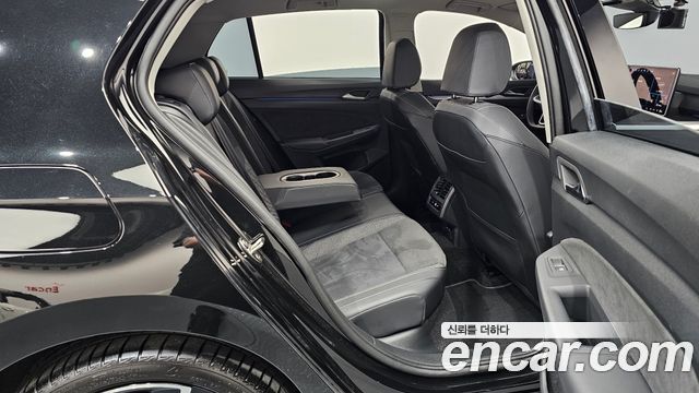 Volkswagen Golf (VIII) 2.0 TDI Prestige 2025 — фото 11