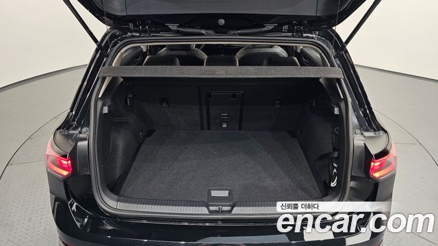 Volkswagen Golf (VIII) 2.0 TDI Prestige 2025 — фото 17