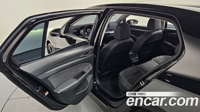 Volkswagen Golf (VIII) 2.0 TDI Prestige 2025 — фото 19