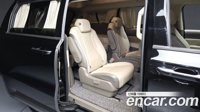 Kia Carnival (IV) Diesel 9-Seater Hi-Limousine Signature 2023 — фото 12