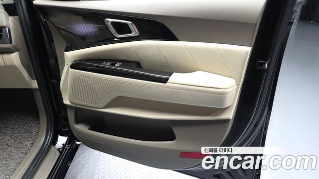 Kia Carnival (IV) Diesel 9-Seater Hi-Limousine Signature 2023 — фото 24