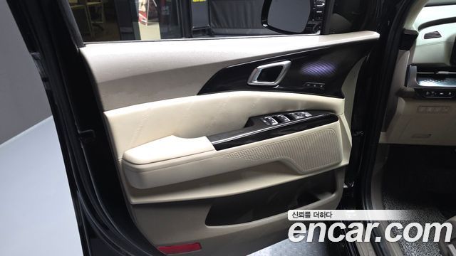 Kia Carnival (IV) Diesel 9-Seater Hi-Limousine Signature 2023 — фото 25