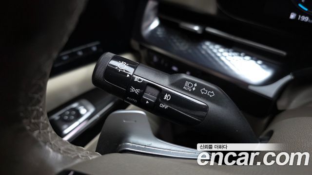 Kia Carnival (IV) Diesel 9-Seater Hi-Limousine Signature 2023 — фото 32