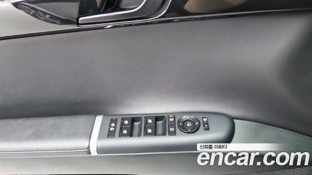 Hyundai Grandeur (GN7) 2,5 Gasoline 2WD Premium 2023 — фото 17