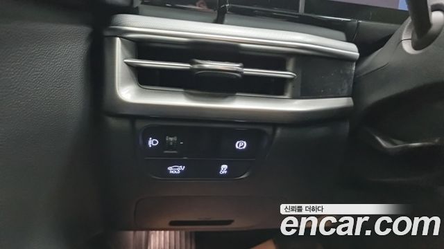 Hyundai Grandeur (GN7) 2,5 Gasoline 2WD Premium 2023 — фото 18