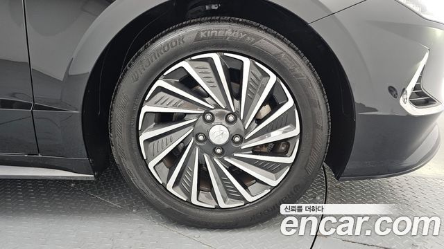 Hyundai Sonata Hybrid (DN8) Premium Millennial 2021 — фото 21
