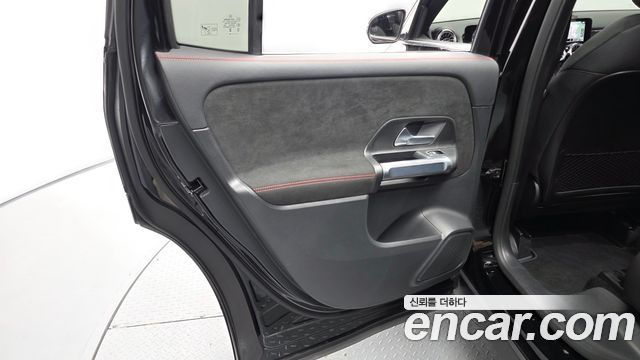 Mercedes-Benz GLB-Class (X247) GLB250 4MATIC 2023 — фото 31