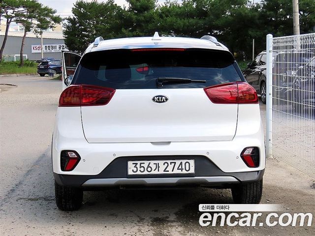 Kia Niro 1.6 HEV Prestige 2021 — фото 4