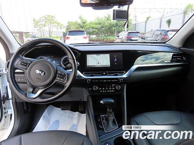 Kia Niro 1.6 HEV Prestige 2021 — фото 7