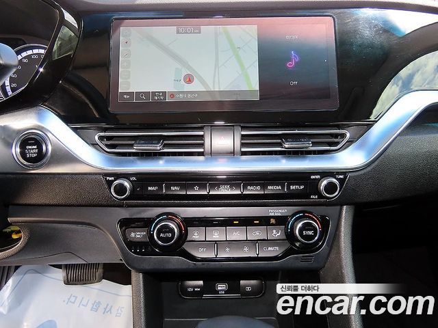 Kia Niro 1.6 HEV Prestige 2021 — фото 17
