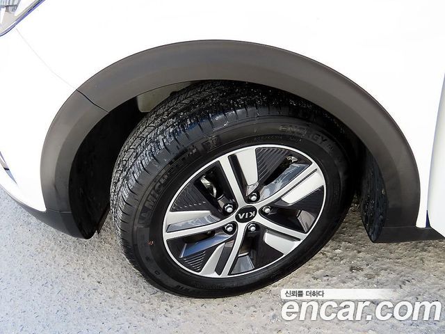 Kia Niro 1.6 HEV Prestige 2021 — фото 24