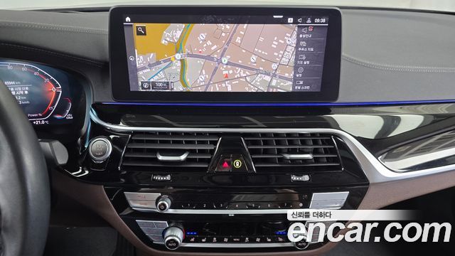 BMW 5 Series (G30) 523d xDrive Luxury 2022 — фото 13