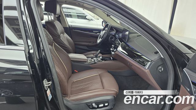 BMW 5 Series (G30) 523d xDrive Luxury 2022 — фото 26
