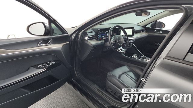 Kia K5 (III) 2.0 Noblesse 2023 — фото 10