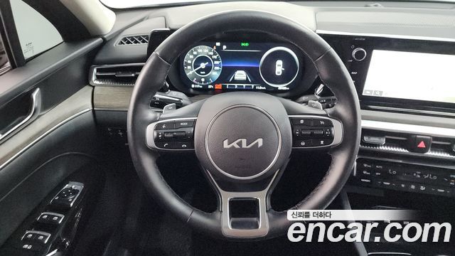 Kia K5 (III) 2.0 Noblesse 2023 — фото 13