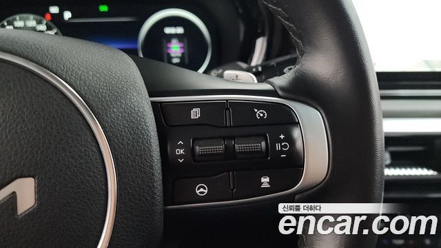 Kia K5 (III) 2.0 Noblesse 2023 — фото 16