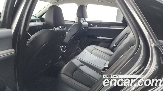 Kia K5 (III) 2.0 Noblesse 2023 — фото 19