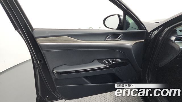 Kia K5 (III) 2.0 Noblesse 2023 — фото 24