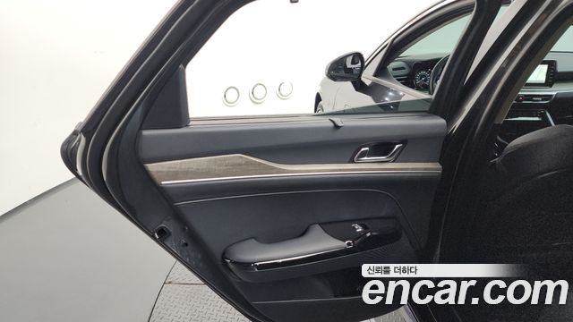 Kia K5 (III) 2.0 Noblesse 2023 — фото 25
