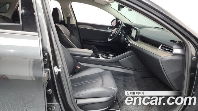 Kia K5 (III) 2.0 Noblesse 2023 — фото 26