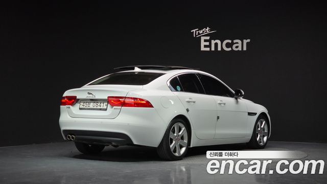 Jaguar XE 20d Portfolio 2016 — фото 2
