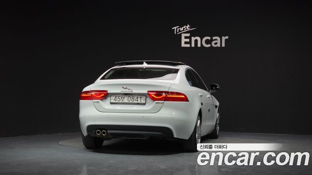 Jaguar XE 20d Portfolio 2016 — фото 4
