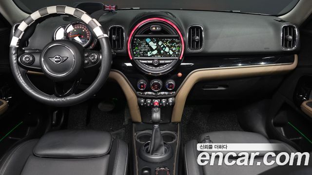 MINI Cooper Countryman HIGH 2nd 2019 — фото 7