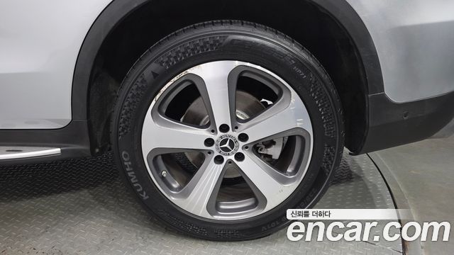 Mercedes-Benz GLC-Class (X253) GLC300 4MATIC 2019 — фото 21