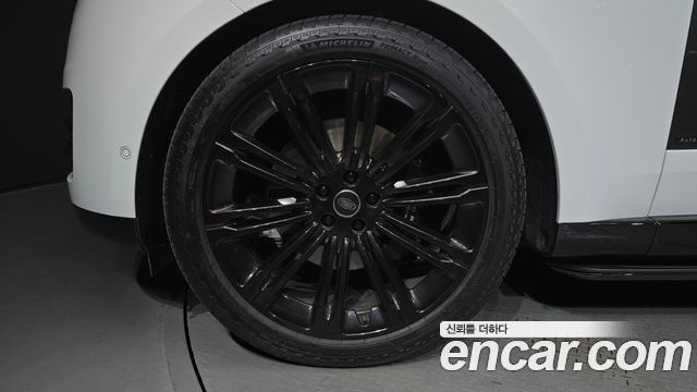 Land Rover Range Rover (V) D350 Autobiography Long Wheel Base 2025 — фото 5