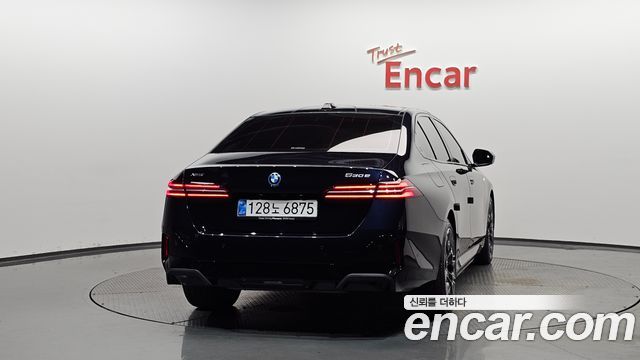 BMW 5 Series (G60) 530e xDrive M Sport 2025 — фото 4