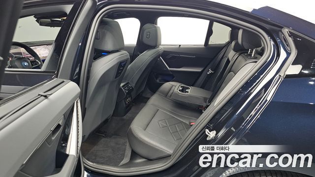 BMW 5 Series (G60) 530e xDrive M Sport 2025 — фото 11
