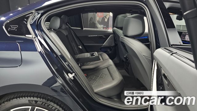 BMW 5 Series (G60) 530e xDrive M Sport 2025 — фото 12