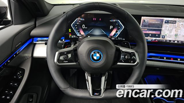 BMW 5 Series (G60) 530e xDrive M Sport 2025 — фото 13