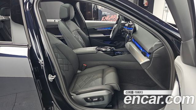 BMW 5 Series (G60) 530e xDrive M Sport 2025 — фото 26